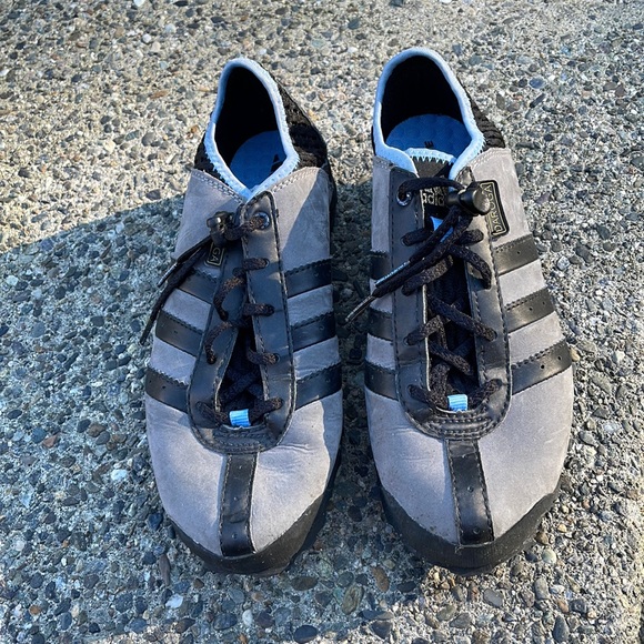 Adidas Dargona tennis shoes - Picture 1 of 4